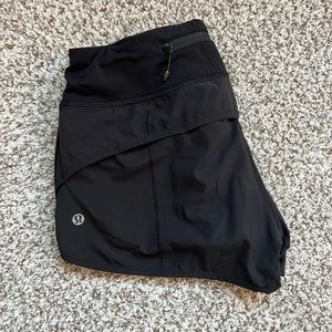 Lululemon 2.5” Shorts